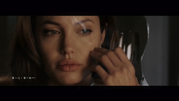 Angelina Jolie 《Dangerous Woman》