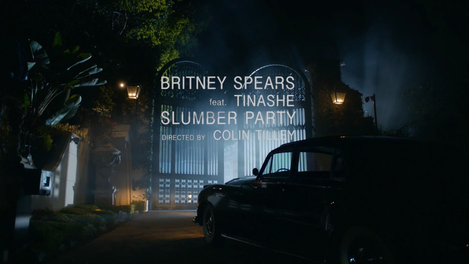 Britney Spears 《Slumber Party f