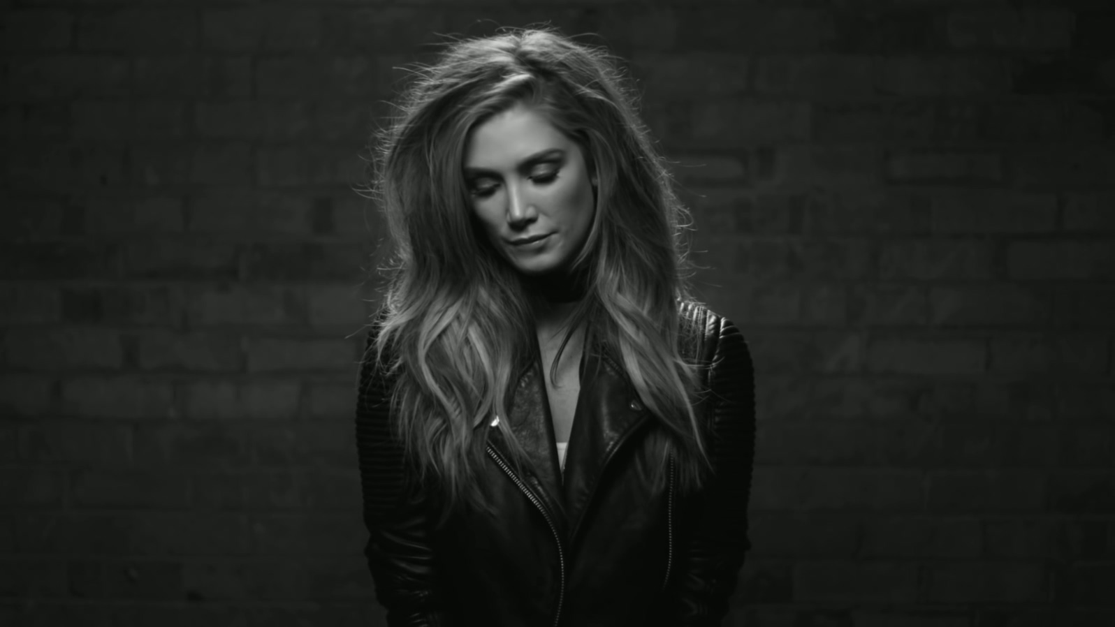 Delta Goodrem - Heavy - 1080P