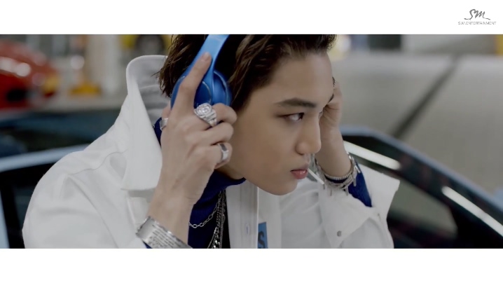 EXO 《CALL ME BABY》 1080P