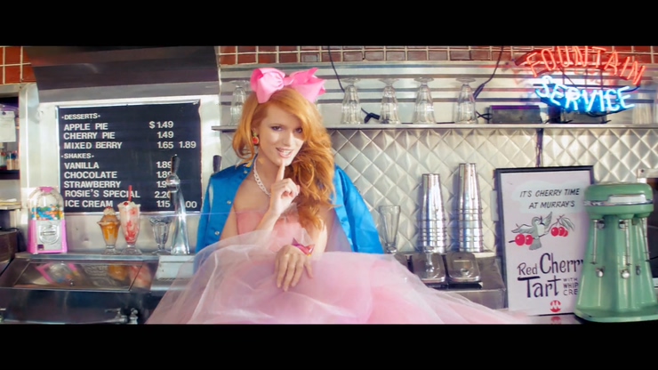 Bella Thorne 《Call It Whatever》