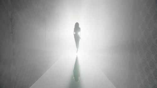 Britney Spears 《Make Me...》 1