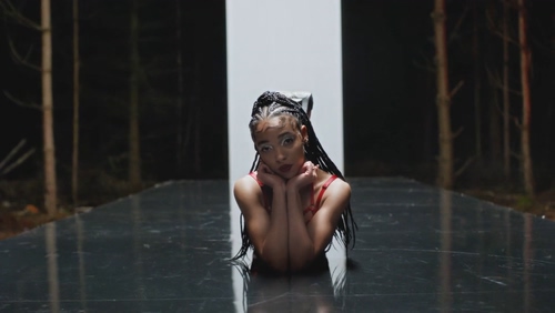 FKA Twigs 《Glass & Patron》 10