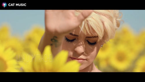 Iulia Dumitrache 《Iubeste-ma》