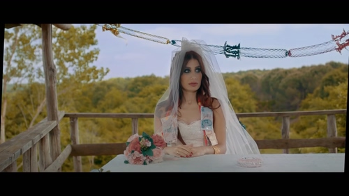 İrem Derici《Evlenmene Bak》10